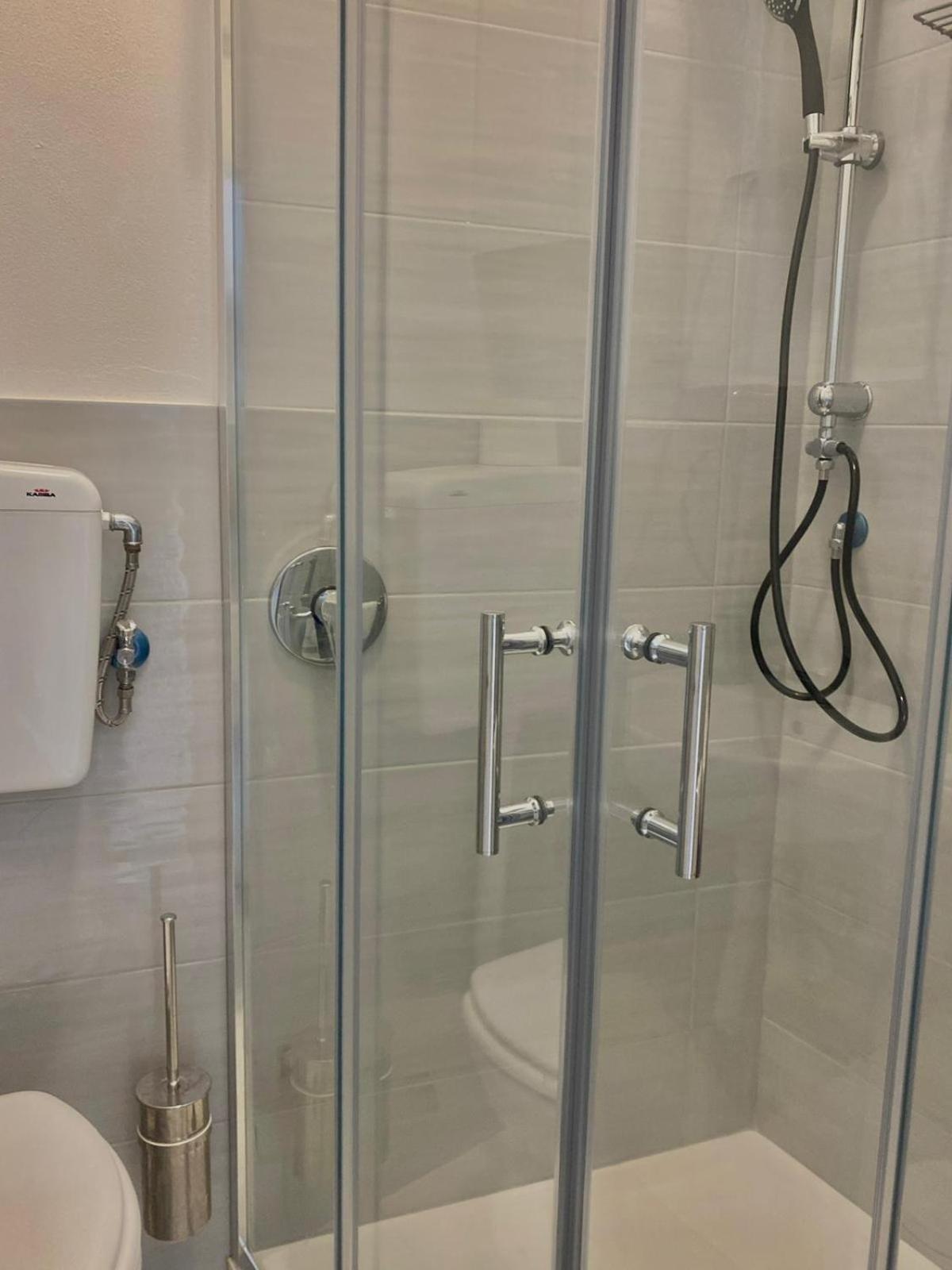 Central Seaview Apartment レーリチ エクステリア 写真